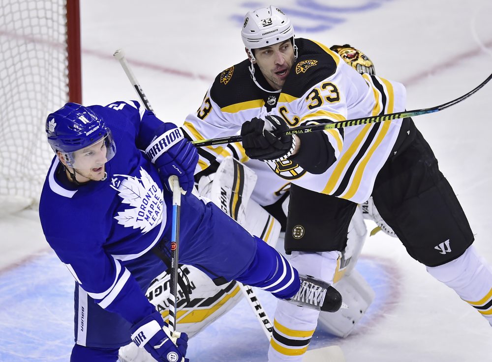 Bruins_Maple_Leafs_Hockey_17223