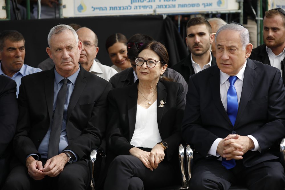 Benny Gantz, Esther Hayut, Benjamin Netanyahu