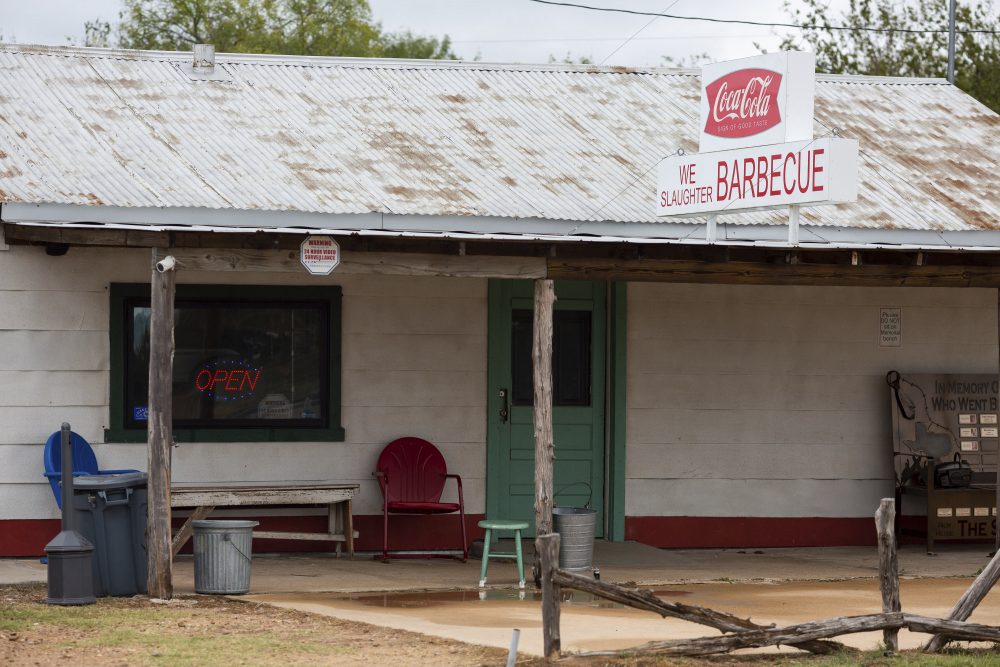 Exchange-Texas_Chainsaw_Massacre_Gas_Station_65145