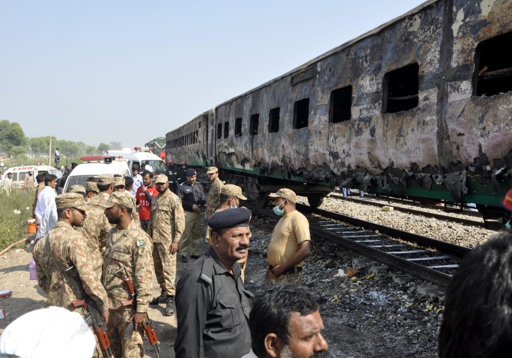 Pakstan_Train_Fire_23407
