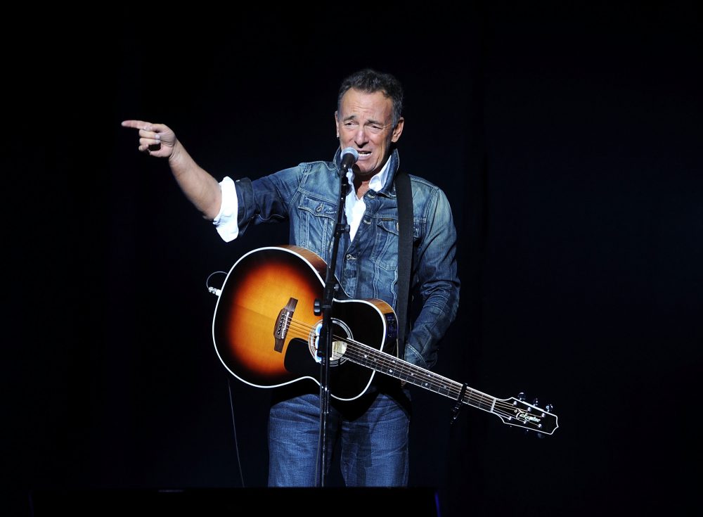Springsteen_Surprises_Moviegoers_17240