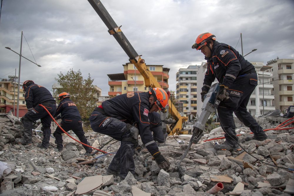 APTOPIX_Albania_Earthquake_34379
