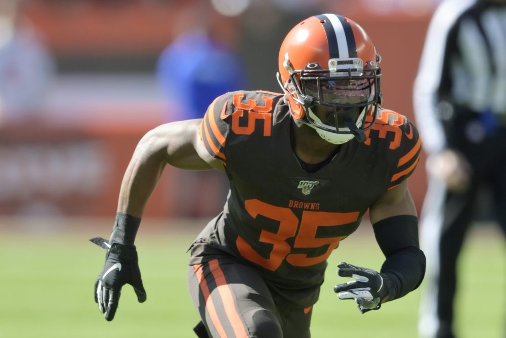 Browns_Whitehead_Released_Football_32919