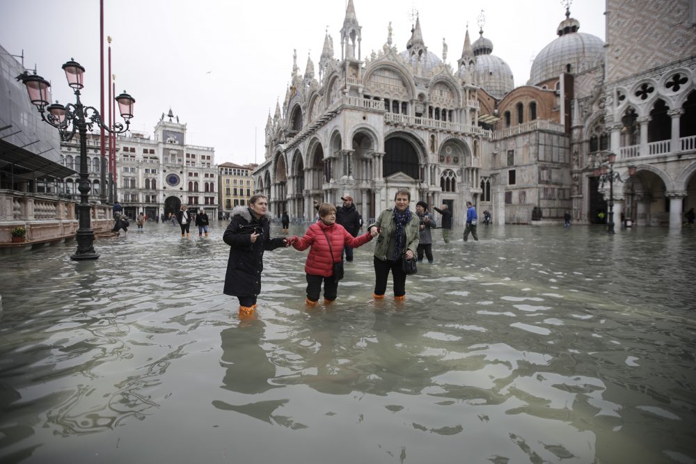 Italy_Venice_Flooding_86140