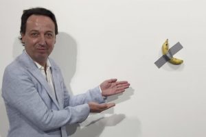 Art_Basel_Miami_Banana_Art_36029