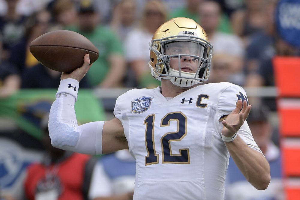 Camping_World_Bowl_Football_88197
