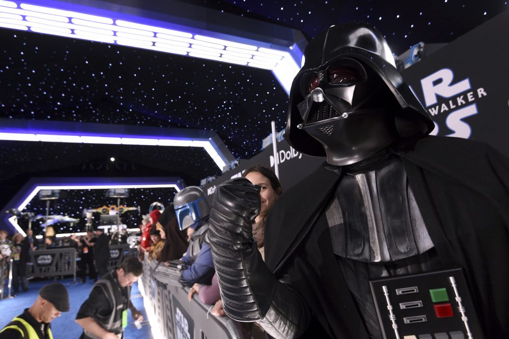 World_Premiere_of__Star_Wars__The_Rise_of_Skywalker__-_Red_Carpet_82438