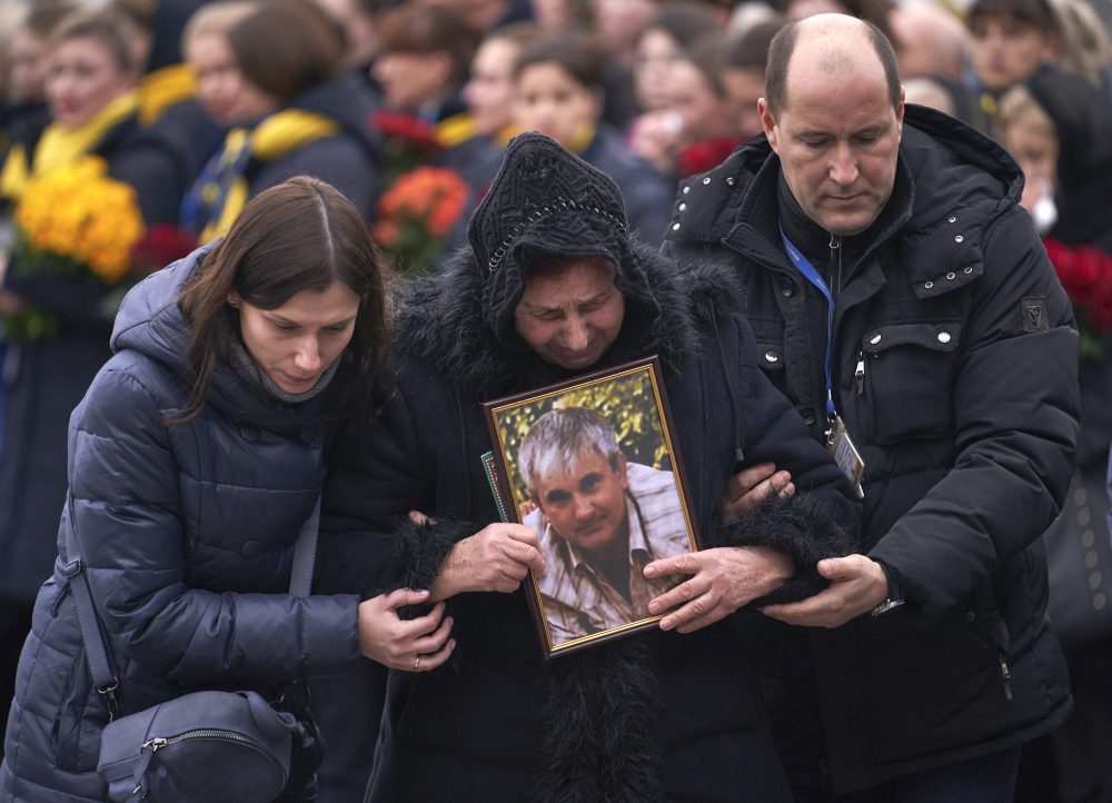 APTOPIX_Ukraine_Plane_Crash_65432