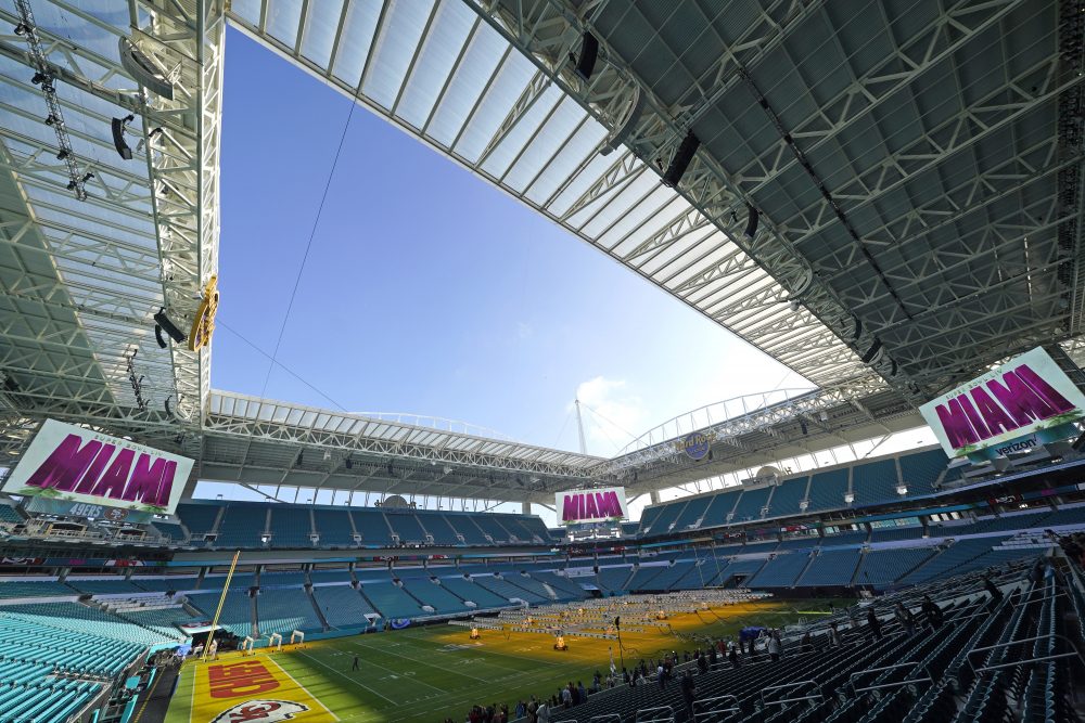 Super_Bowl_Football_87604