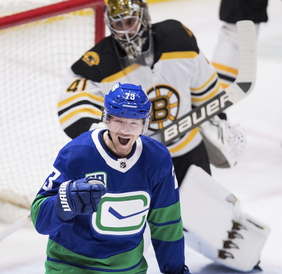 Bruins_Canucks_Hockey_36340
