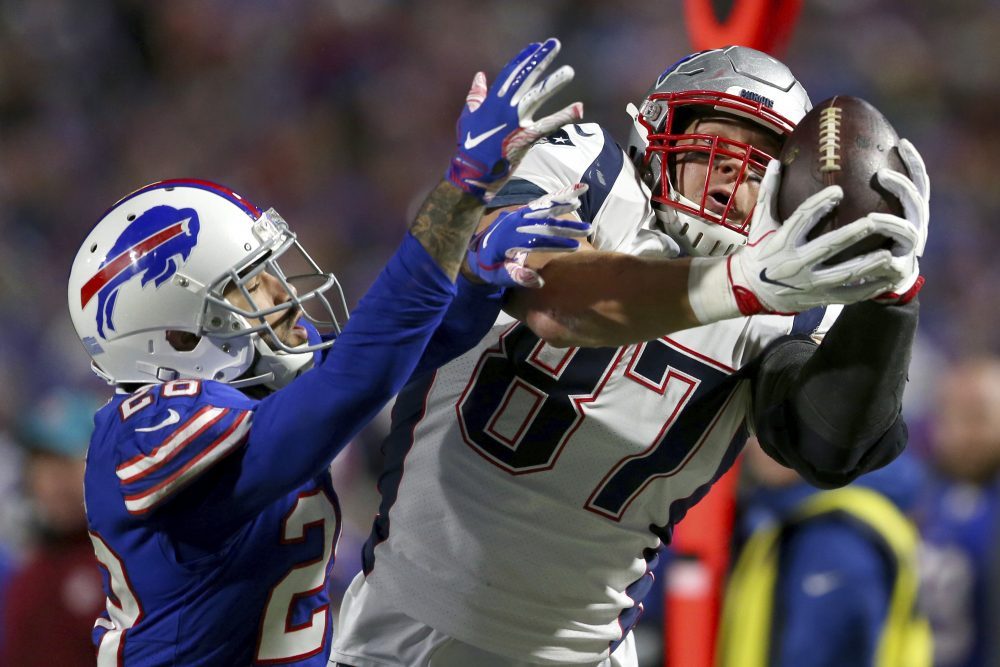 Gronk_WrestleMania_55884