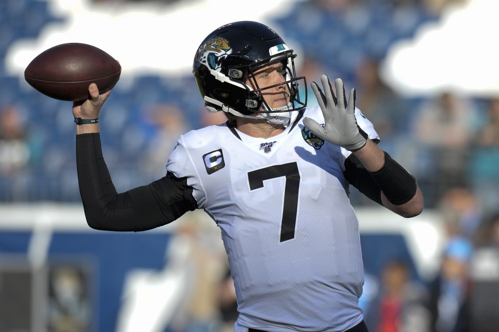 Jaguars_Bears_Trade_Football_81797