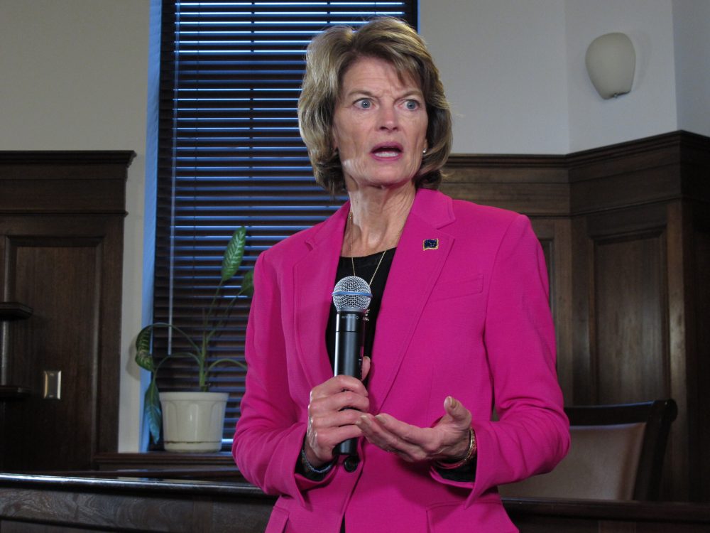 Murkowski-Trump_18332