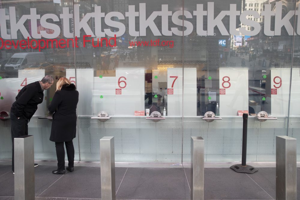 Virus_Outbreak_Broadway_23396