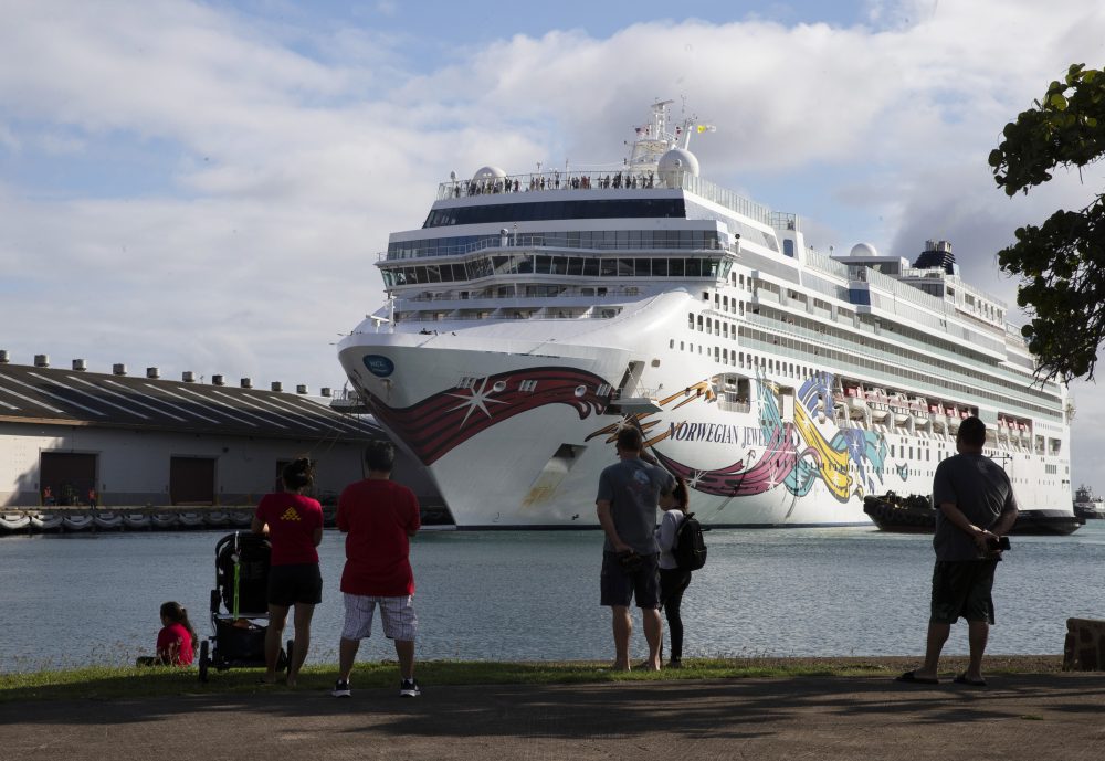 Virus_Outbreak_Cruise_Ship_35072