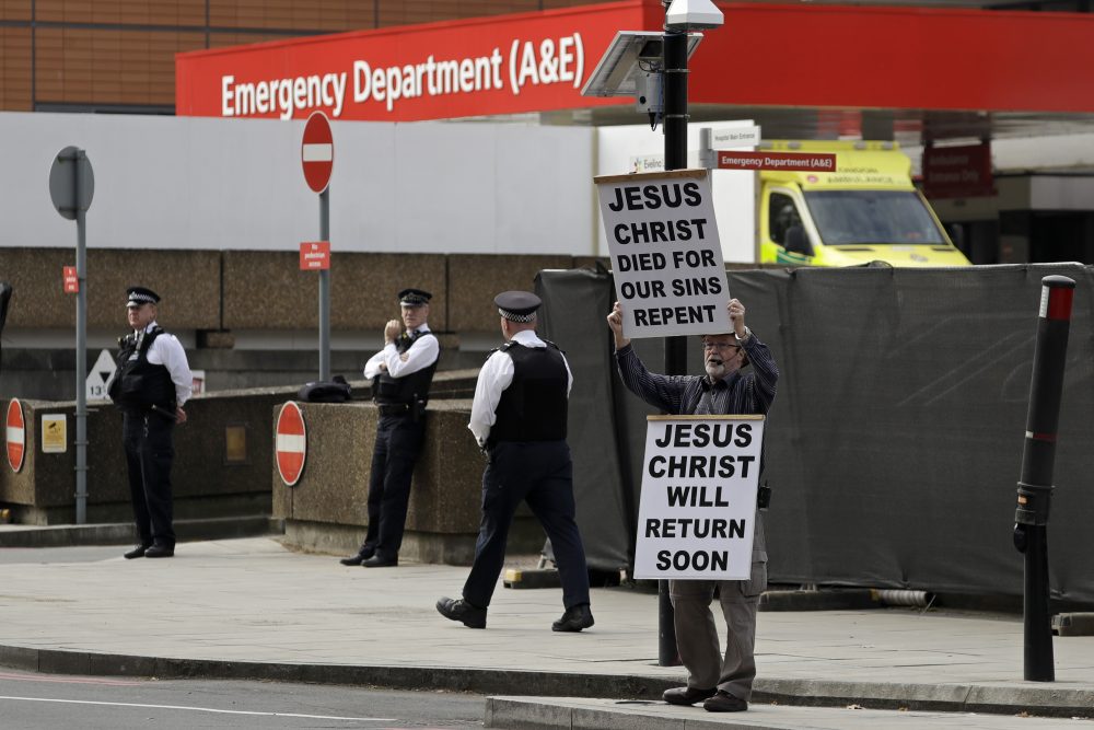 APTOPIX_Virus_Outbreak_Britain_37203