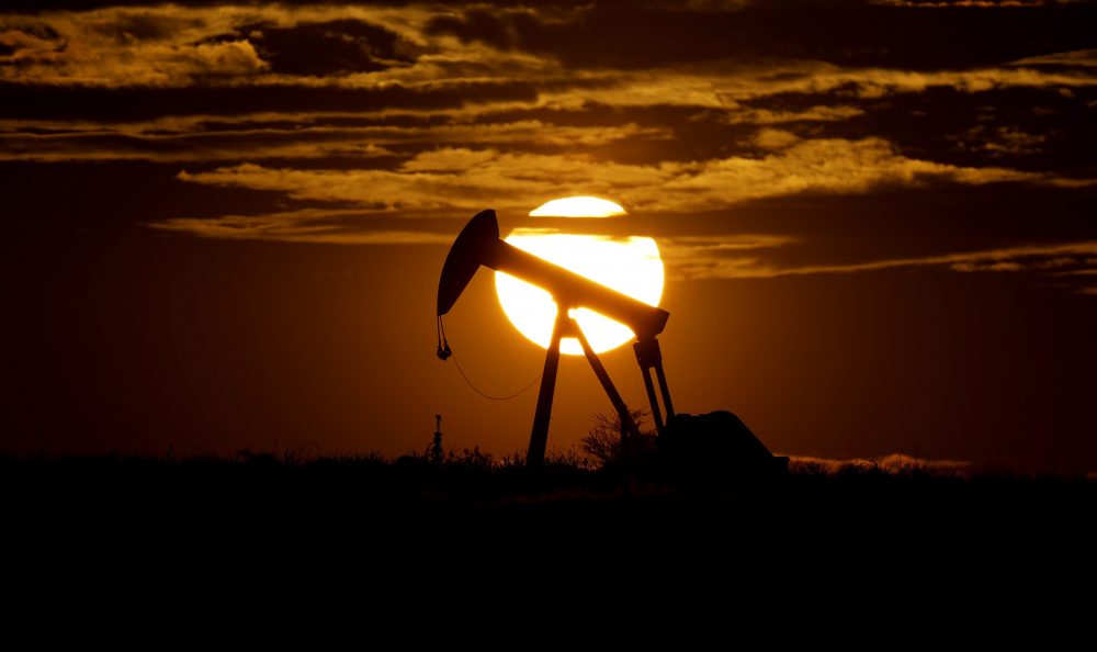 APTOPIX_Virus_Outbreak_Oil_Texas_Daily_Life_49813