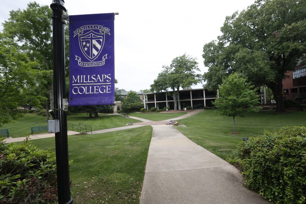 Virus_Outbreak_Colleges_In_Trouble_90589