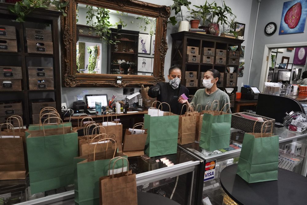 Virus_Outbreak_Marijuana_Holiday_09942