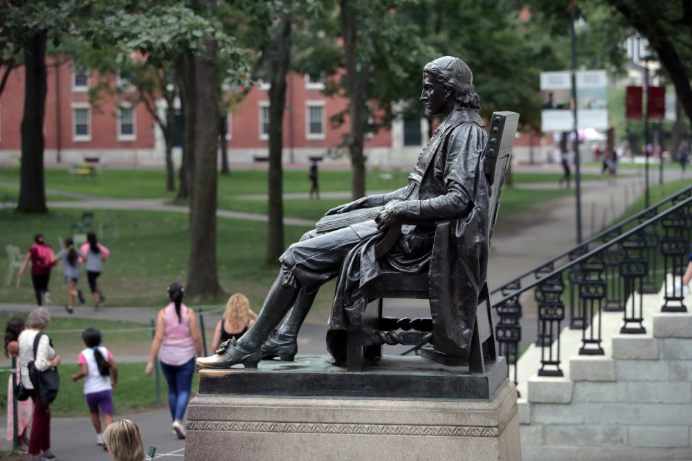 Virus_Outbreak_Wealthy_Universities_82865