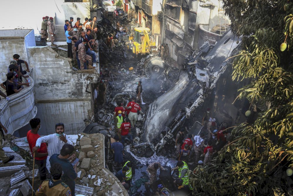 APTOPIX_Pakistan_Plane_Crash_80684