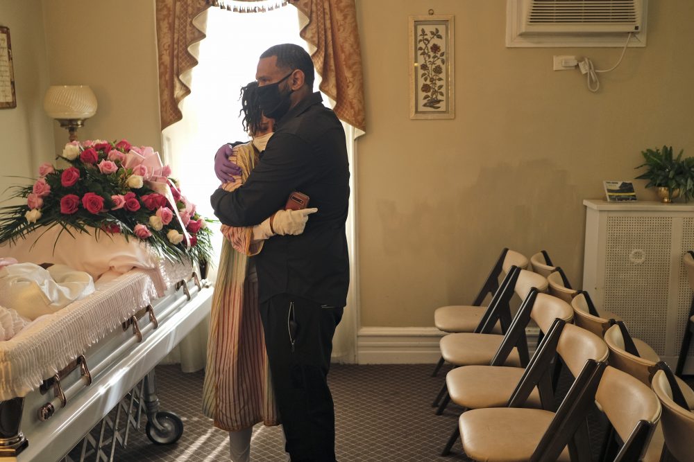 Virus_Outbreak_Lonely_Funerals_Photo_Gallery_58328