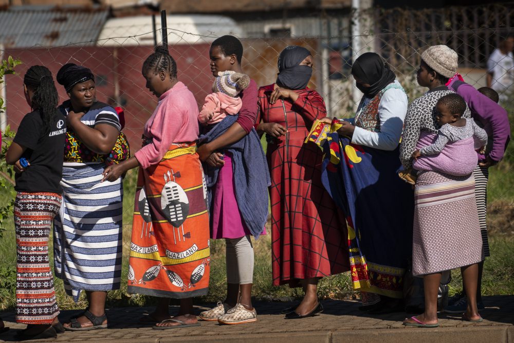 Virus_Outbreak_South_Africa_Long_Exit_83131