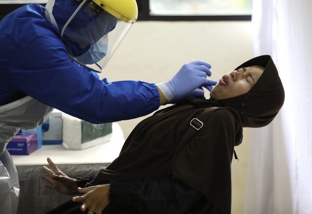 APTOPIX_Virus_Outbreak_Indonesia_27611