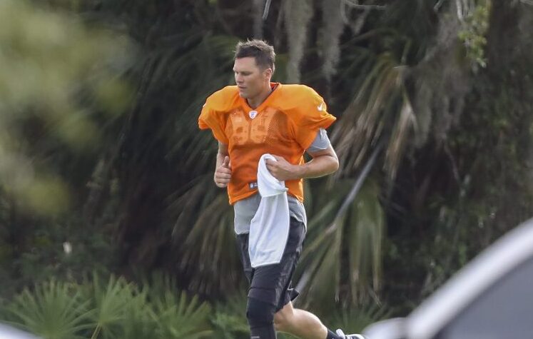 NFL_Virtual_Offseason_Football_95650