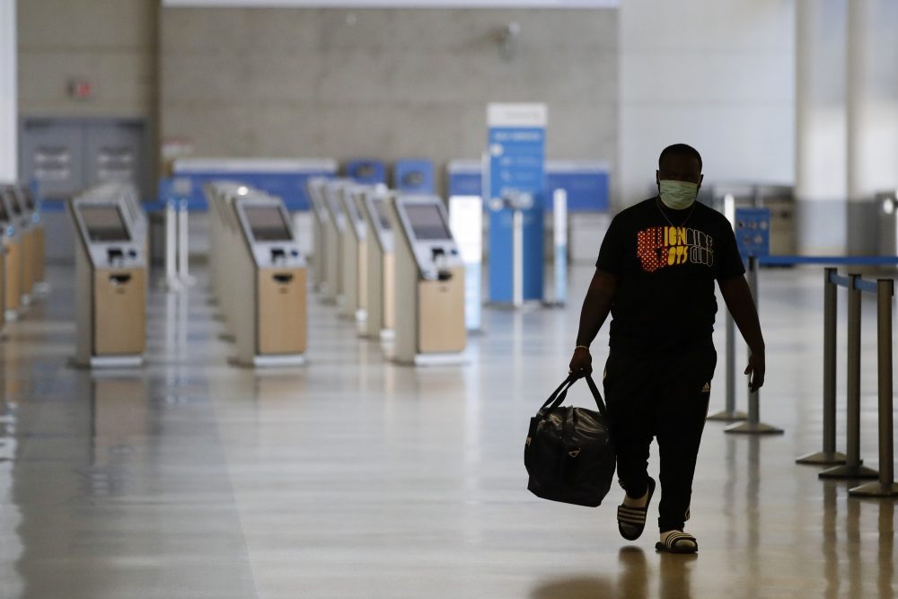 Virus_Outbreak_Airlines_Job_Cuts_39093