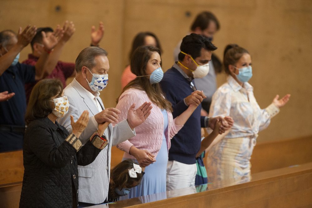 Virus_Outbreak_California_Churches_Reopen_34695