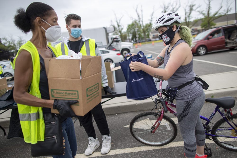 Virus_Outbreak_Food_Bank_First_Timers_78062