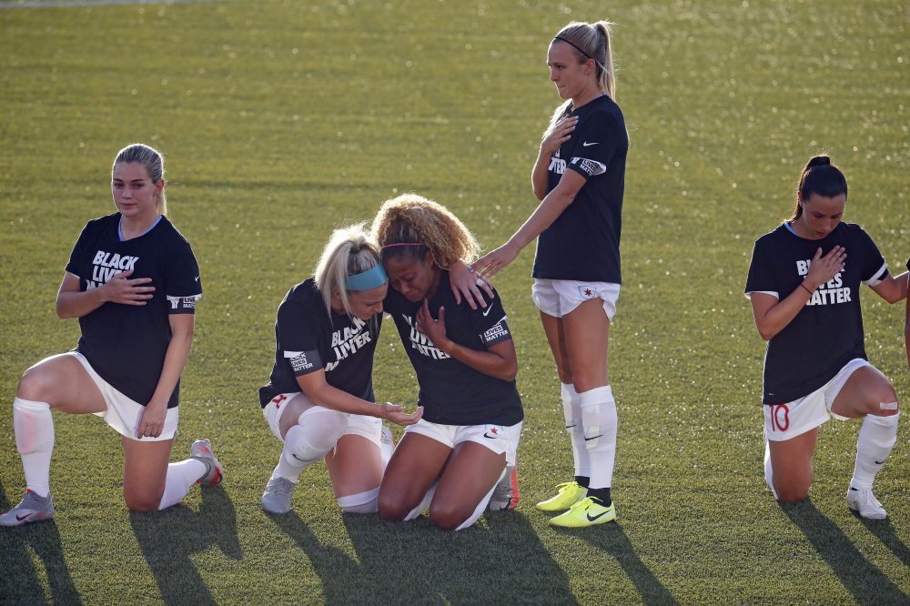 Julie Ertz, Casey Short