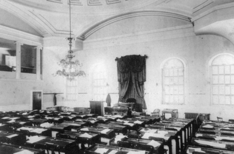 The chamber of the Maine House of Reprentatives, around 1908.

Image courtesy of the Maine State Archives

MeBi