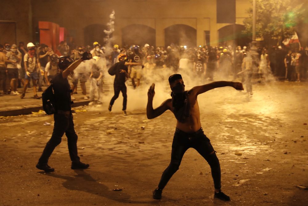 APTOPIX_Lebanon_Explosion_33907