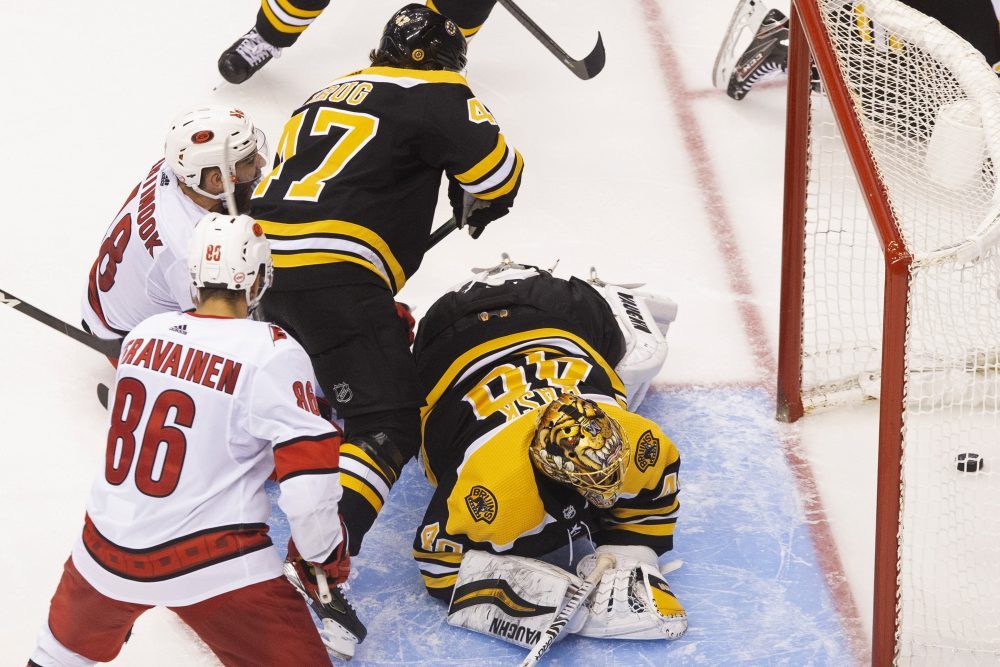 Bruins_Hurricanes_Hockey_04339
