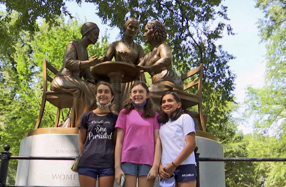 Central_Park_First_Female_Statue_01318