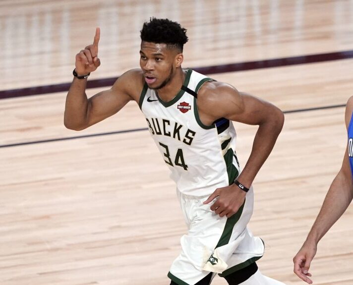 Magic_Bucks_Basketball_74891