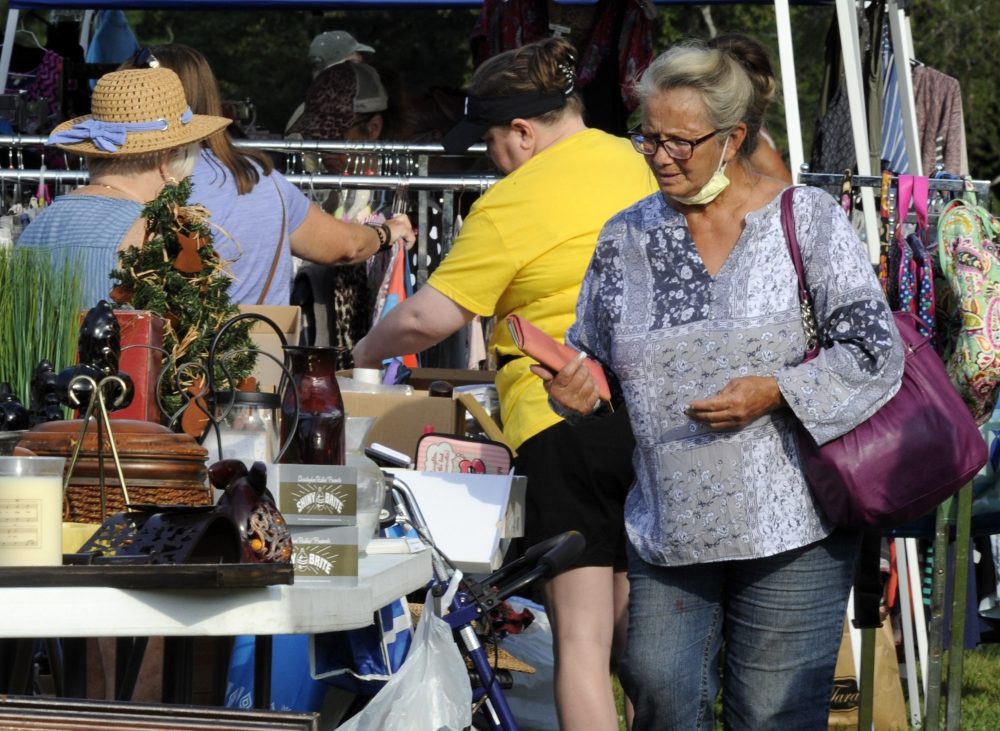 Virus_Outbreak-Yard_Sale_53381