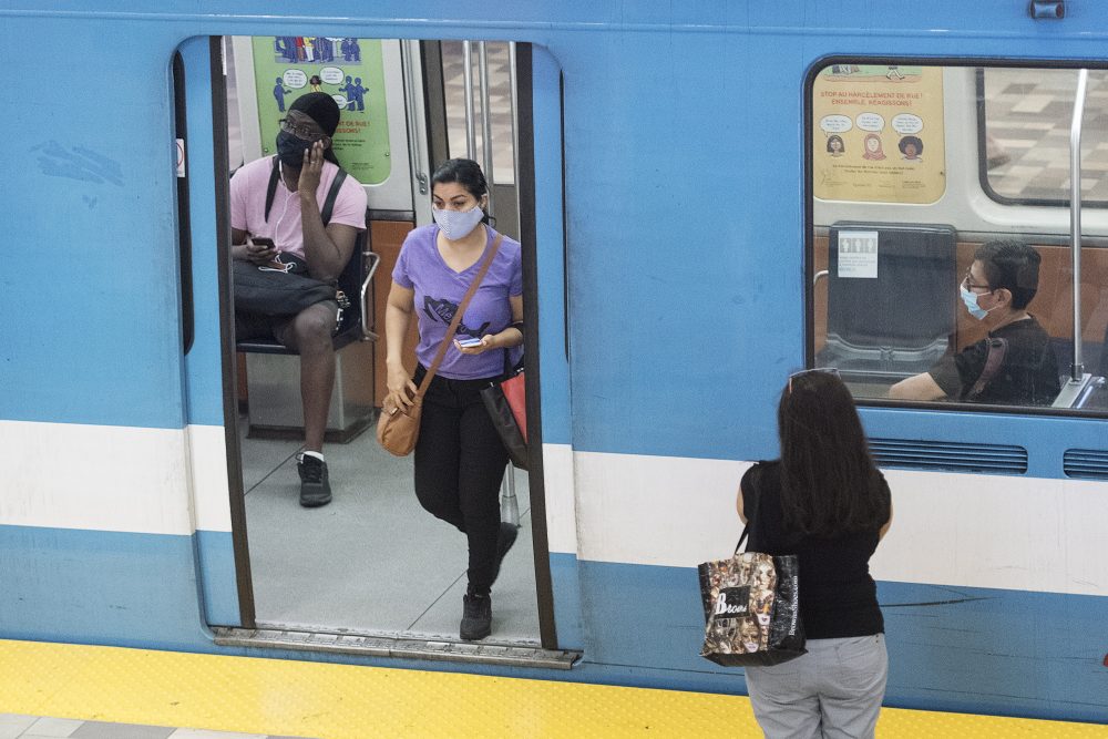 Virus_Outbreak_Canada_15723