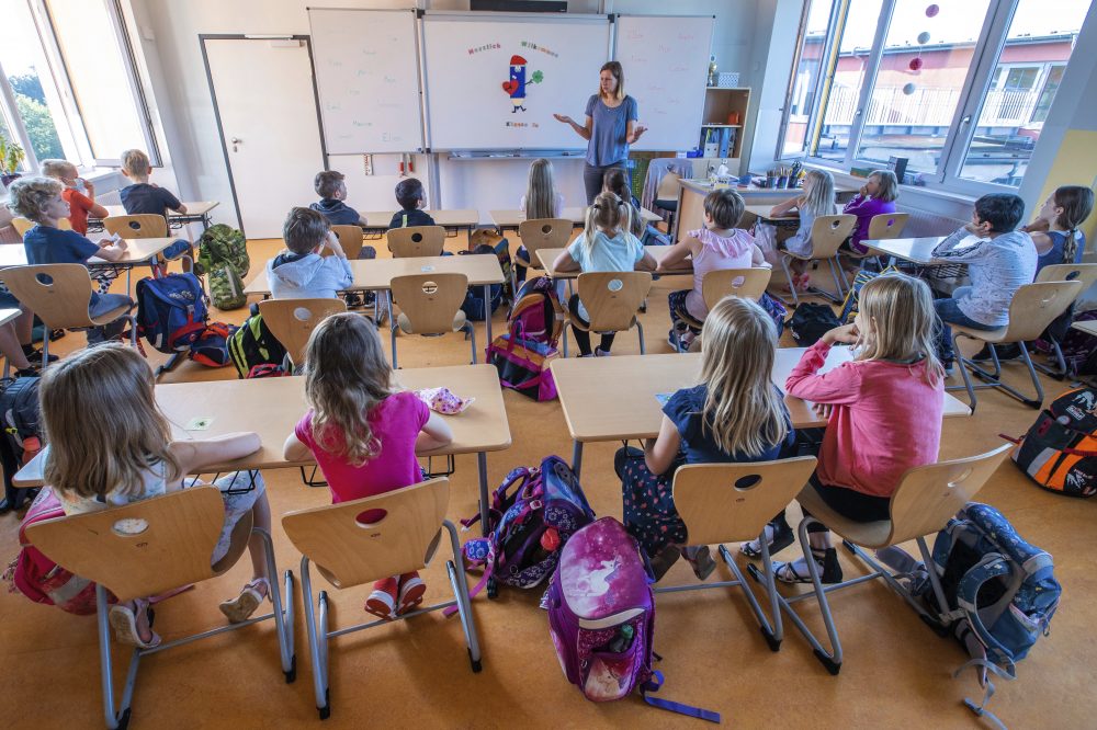 Virus_Outbreak_Europe_Back_To_School_95918