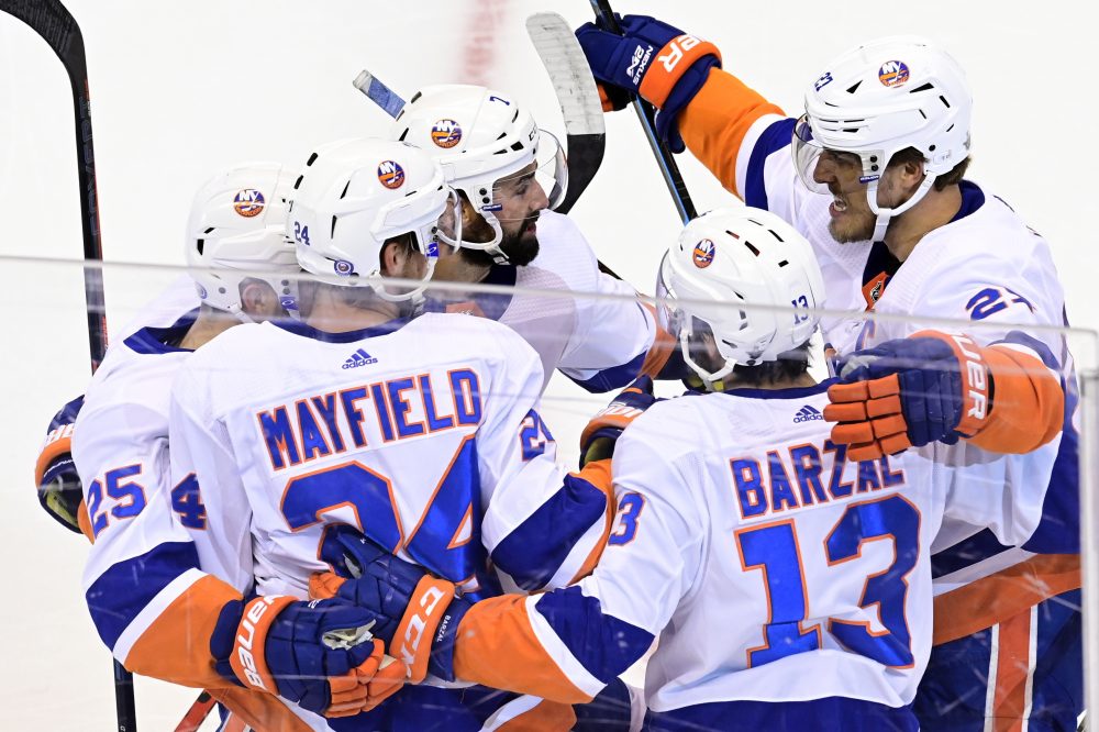 Islanders_Flyers_Hockey_31794