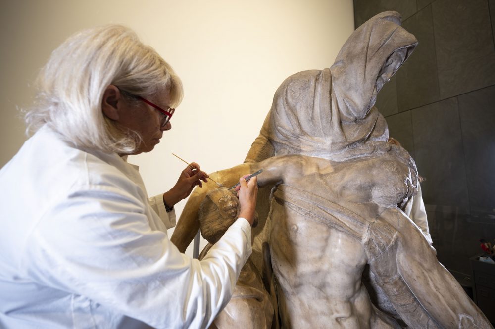 Italy_Restored_Michelangelo_68262