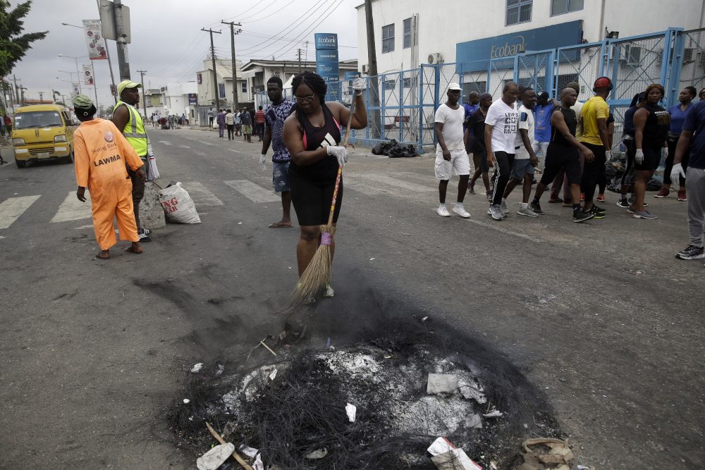 Nigeria_Police_Protest_11410
