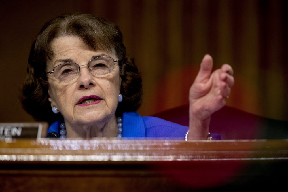 Supreme_Court_Barrett_Democrats_14923