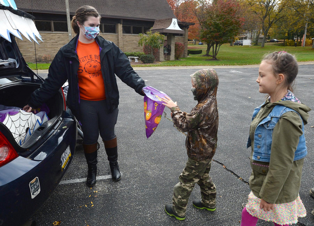 Virus_Outbreak_Pennsylvania_Halloween_49432