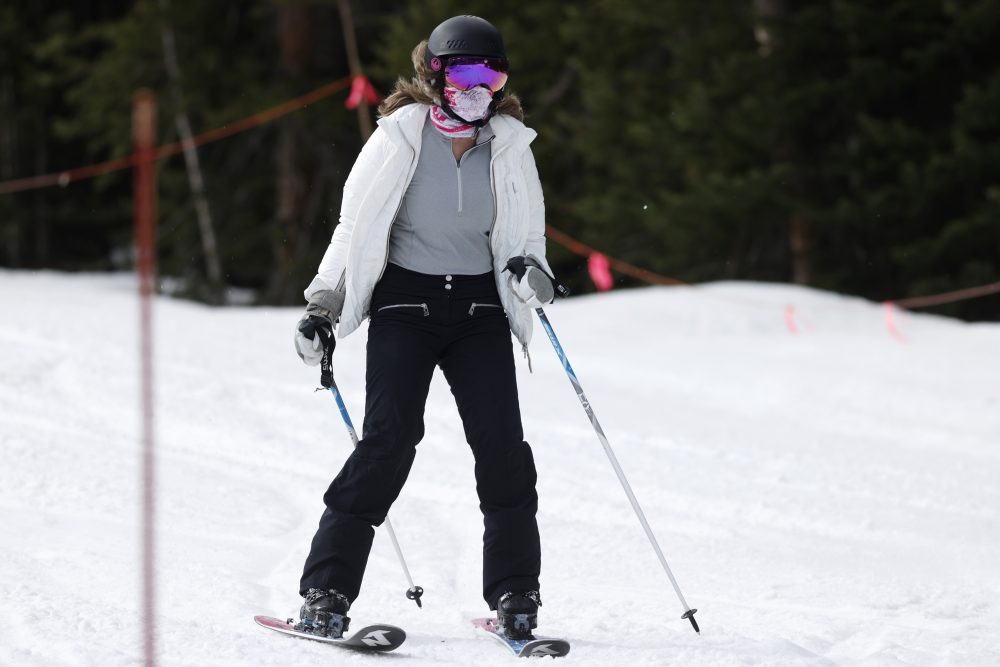 Virus_Outbreak_Ski_Season_01597