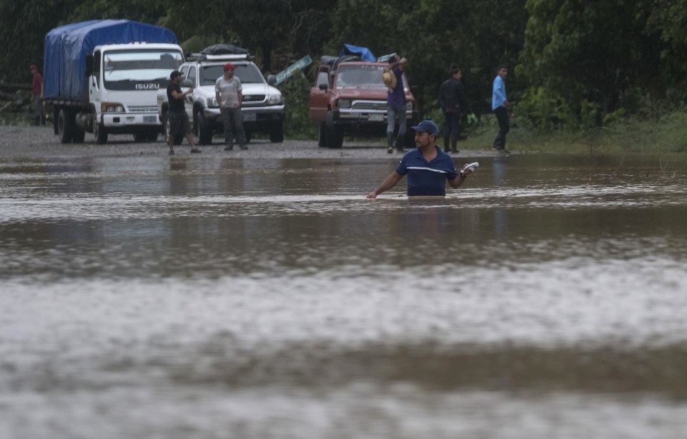 APTOPIX_Nicaragua_Tropical_Weather_71704