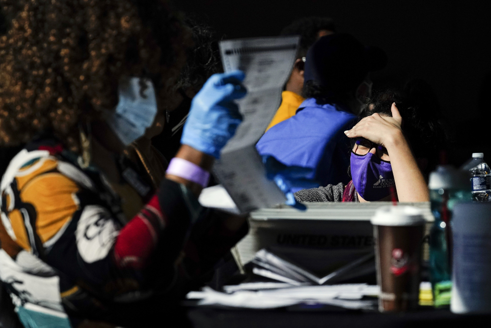 APTOPIX__Election_2020_Georgia_Vote_Counting_00812