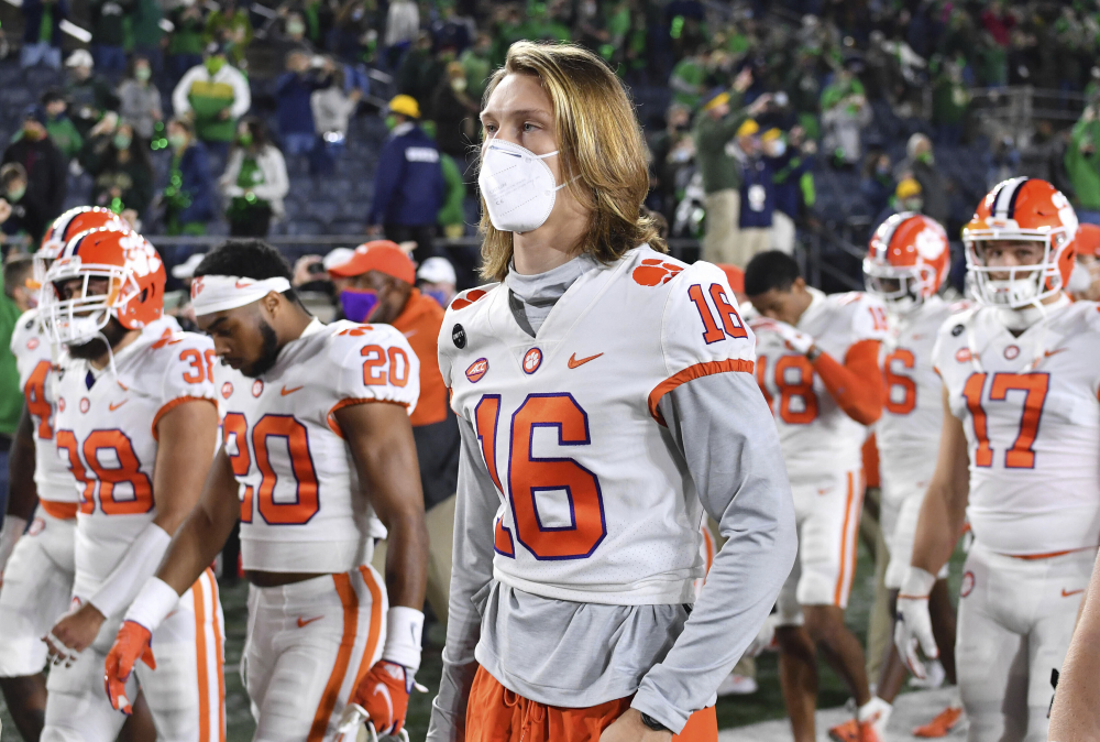 Virus_Outbreak-Shrinking_Season_Football_69378